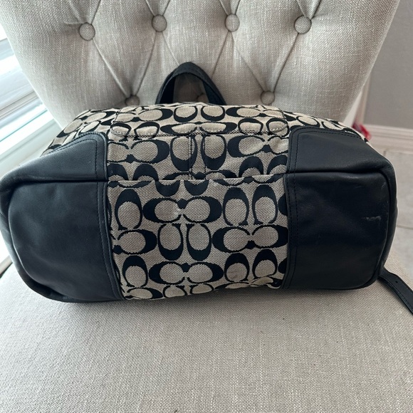 Coach tote-‼️SOLD‼️ - Picture 3 of 6